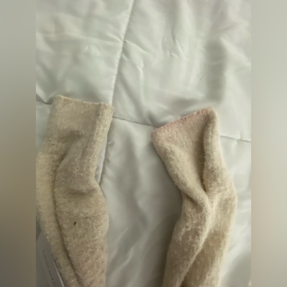 Jules Sweater in Ivory
Lovers and Friends - Picture 3 of 8